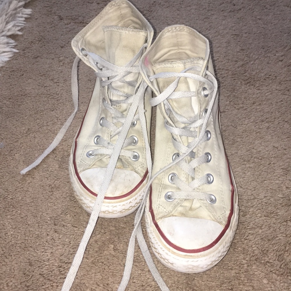 Very dirty high top converse!